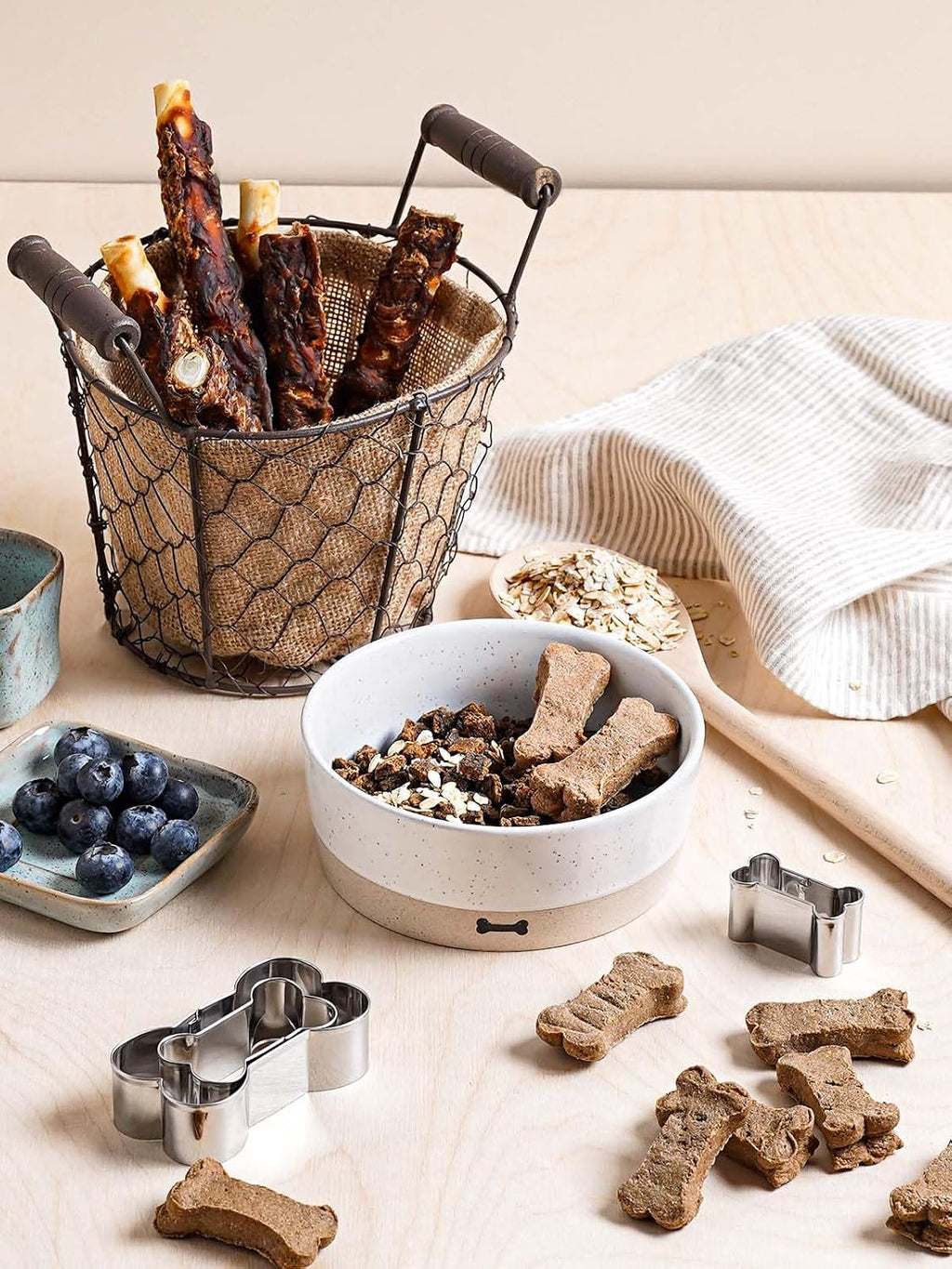 LE TAUCI Ceramic Dog and Cat Bowls Set with Acacia Wood Tray 2 Cup Weighted Non-Slip - Bellhaven & Co.